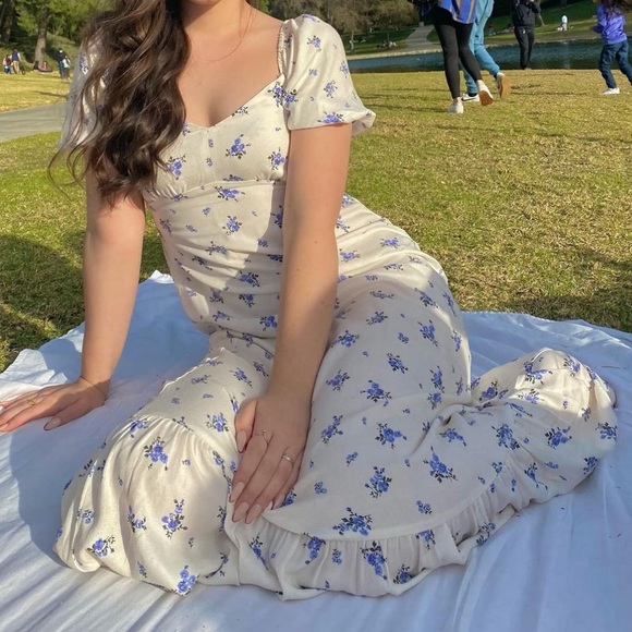 White Maxi Floral Dress - Picture 3 of 3